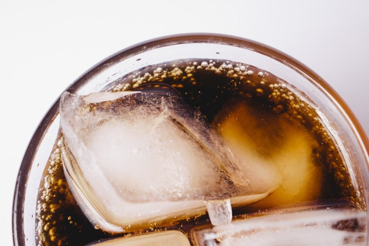 Diet Cola vs. Regular Cola: How Do They Compare?